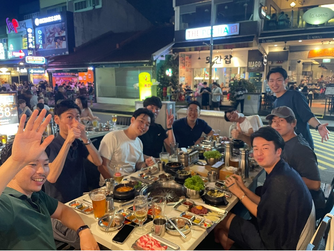 シンギ―日本人会（外でBBQが基本）